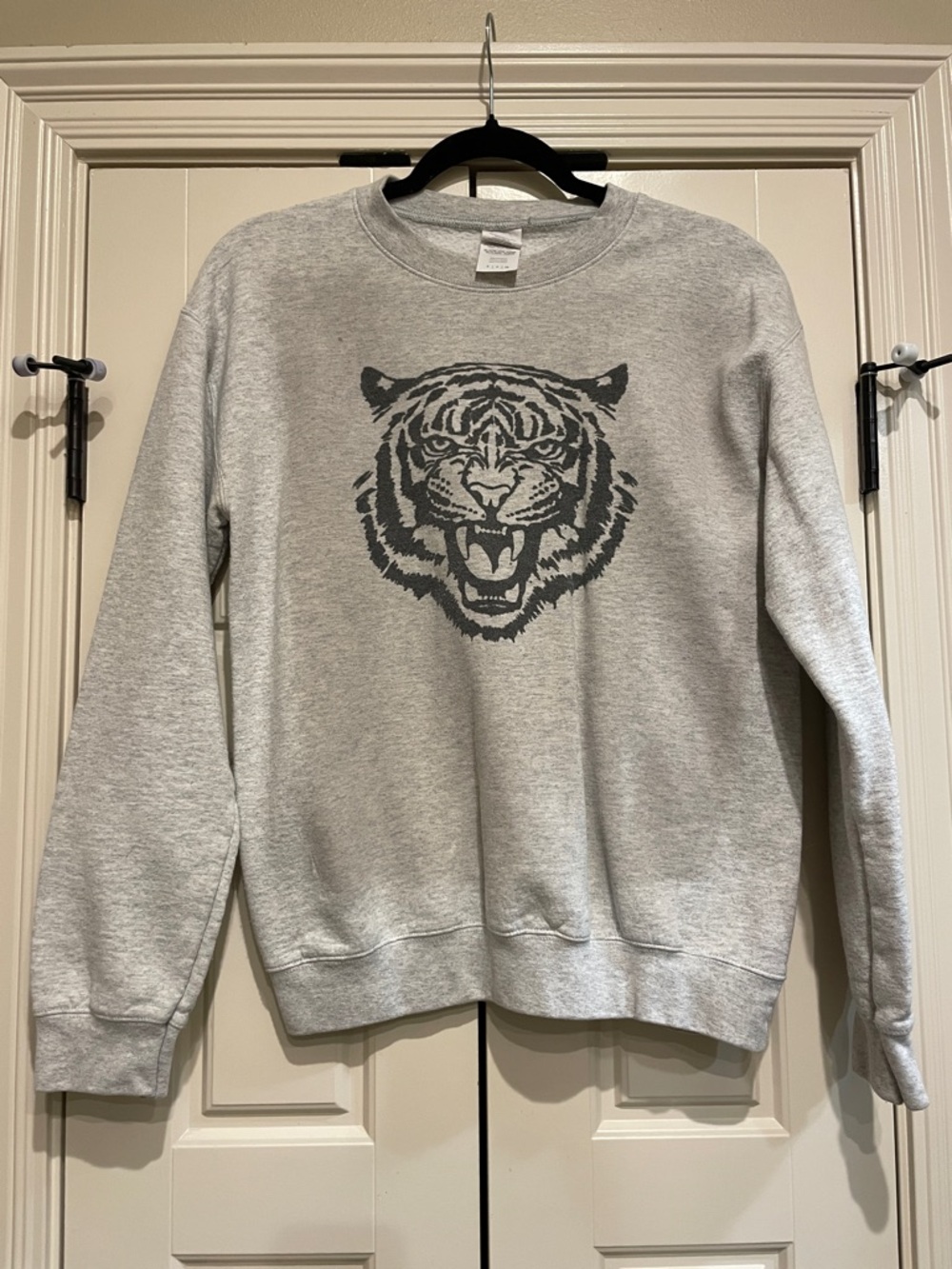 Gildan Gray Crewneck Sweatshirt with Tiger Head Graphic